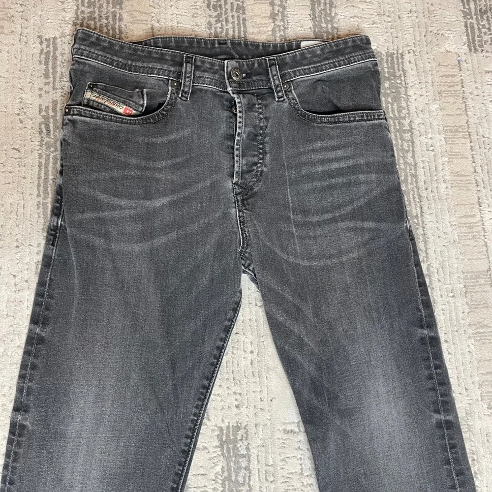 Diesel Buster Regular Slim-Tapered Jeans Mens‎ 30x32 Faded Black Fly Stretch